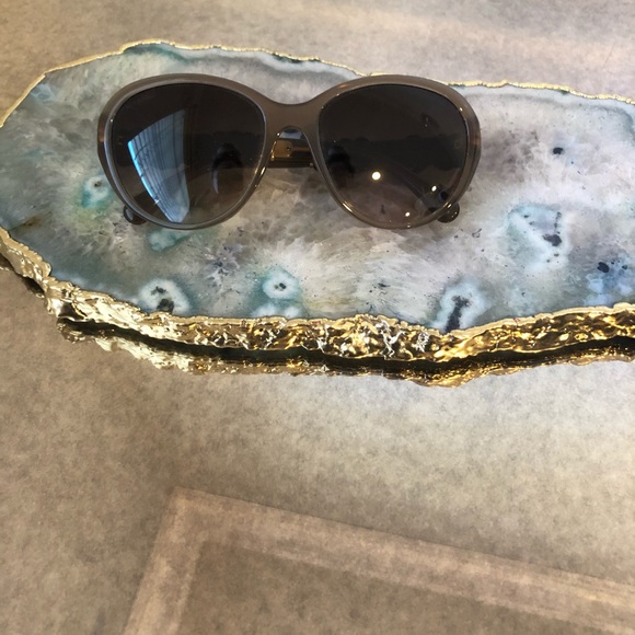 ✨⚜️Gorgeous Chanel Flower Sunglasses ⚜️✨ - Picture 2 of 10